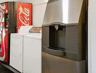 Super 8 By Wyndham Baltimore/essex Area