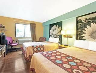 Super 8 By Wyndham Baltimore/essex Area Hotel